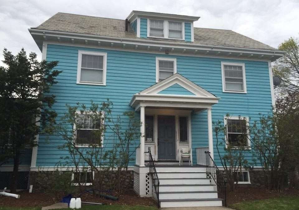7 Reasons to Hire a Professional to Refresh Your Home’s Exterior Paint